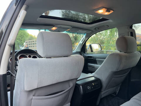 2017 Toyota Sequoia SR5