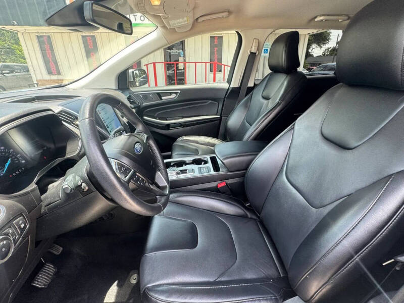 2022 Ford Edge Titanium