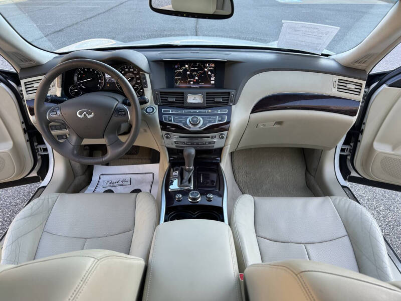 2012 Infiniti M37