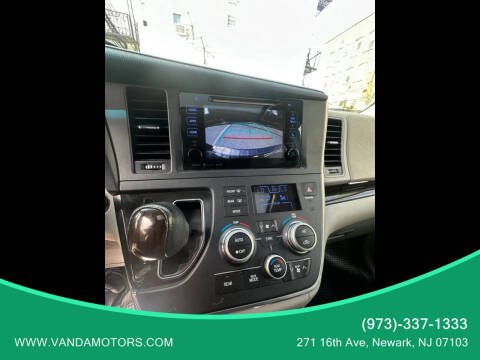 2016 Toyota Sienna