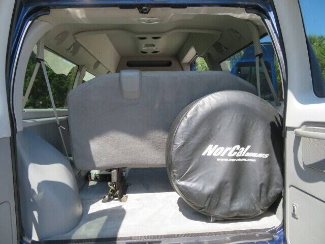 2011 Ford E-Series E-350 SD XLT