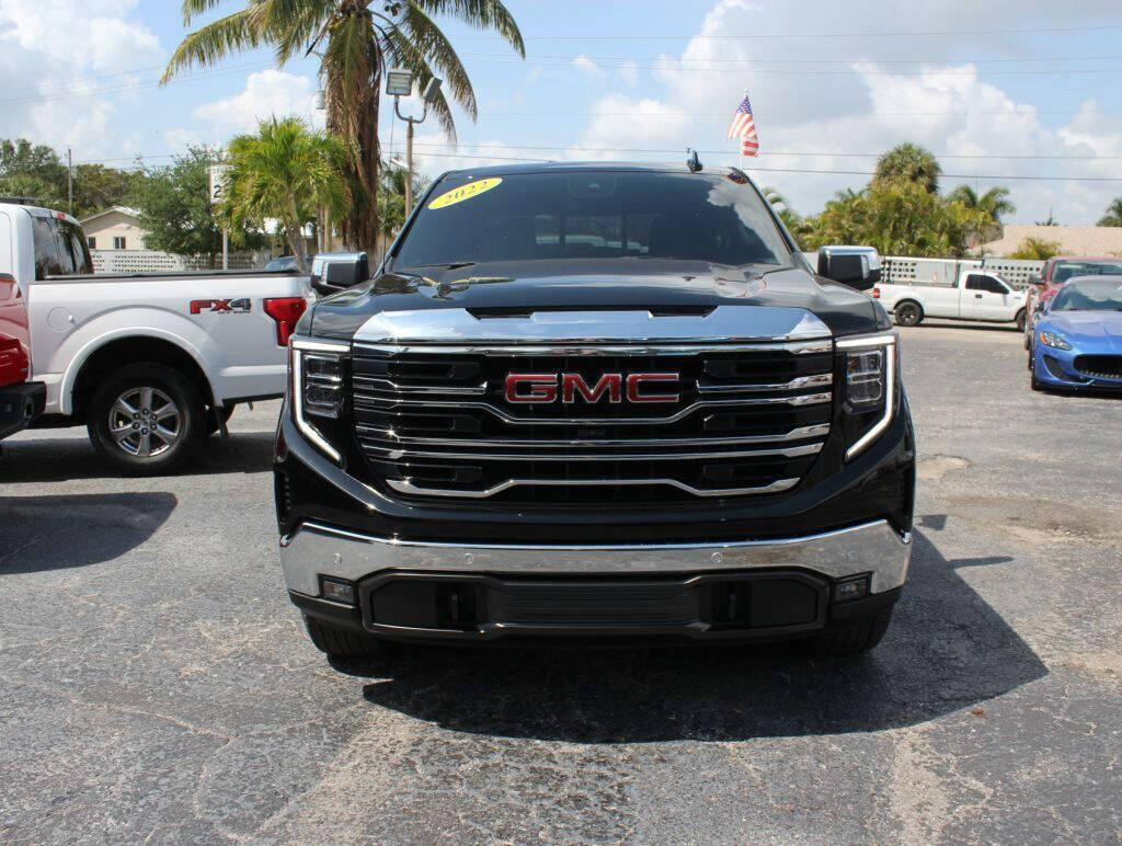 2022 GMC Sierra 1500  - $56,995