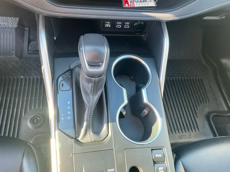 2023 Toyota Highlander Hybrid XLE