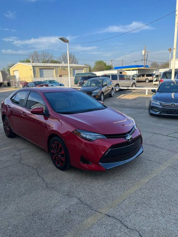 2018 Toyota Corolla LE photo 4