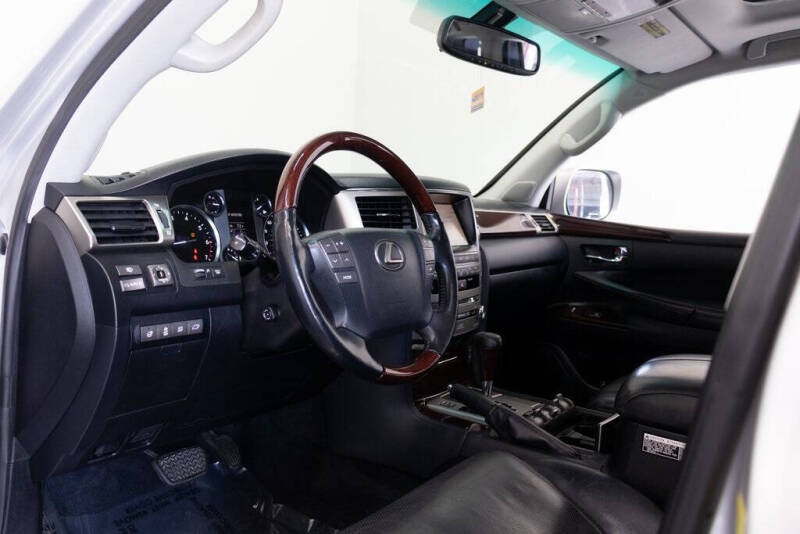 2014 Lexus LX 570