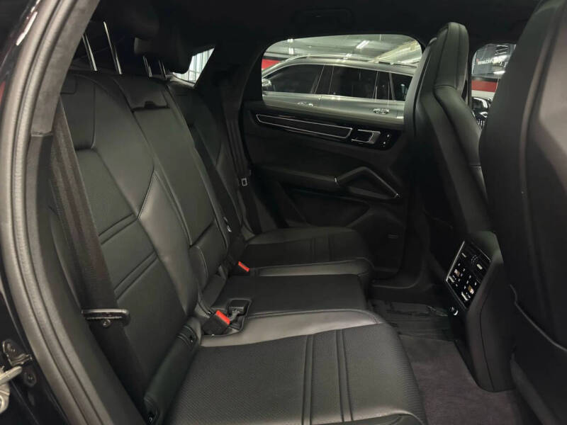 2023 Porsche Cayenne GTS Coupe