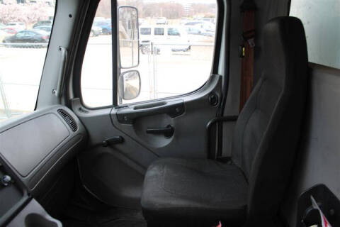 2013 Freightliner M2 106