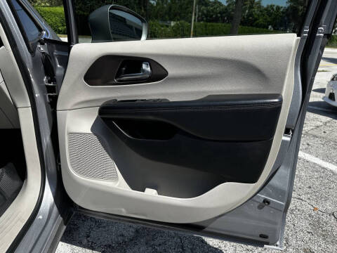 2019 Chrysler Pacifica Touring L