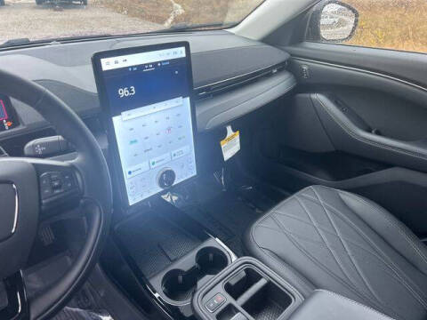 2025 Ford Mustang Mach-E Select