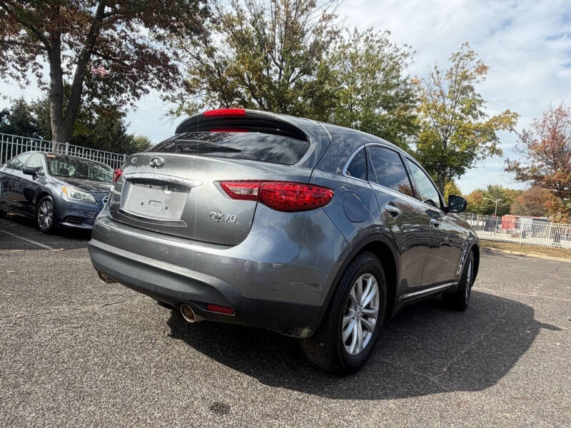 2017 Infiniti QX70