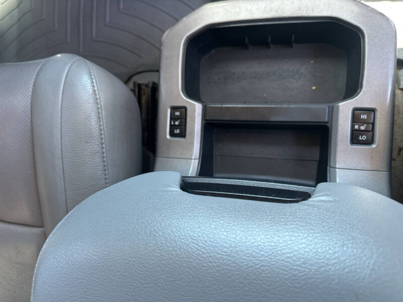 2010 Toyota Sequoia Platinum