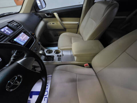 2013 Toyota Highlander SE