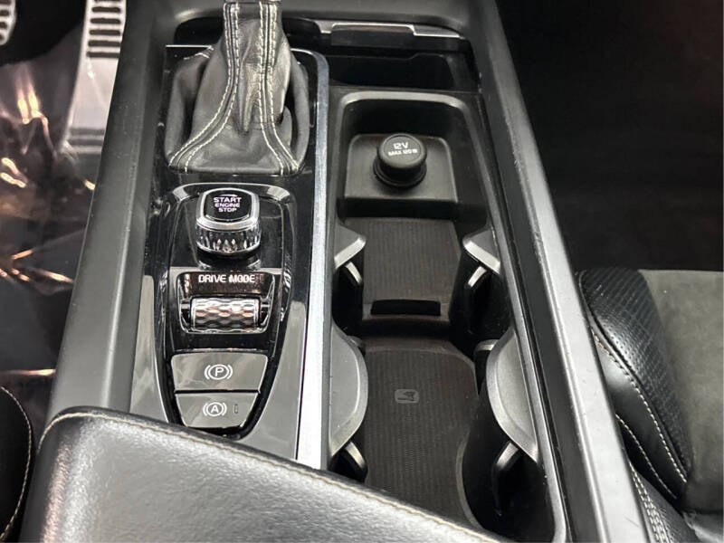 2018 Volvo XC60 T5 R-Design