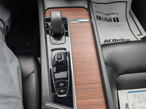 2022 Volvo S60 B5 Momentum