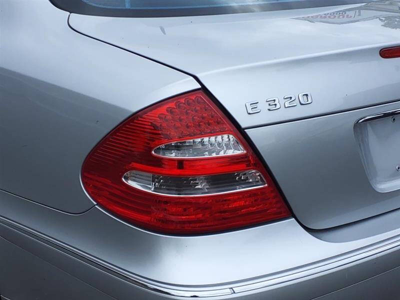 2004 Mercedes-Benz E-Class E320 photo 6