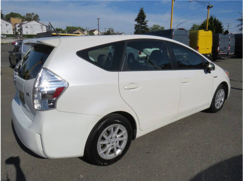 2014 Toyota Prius v