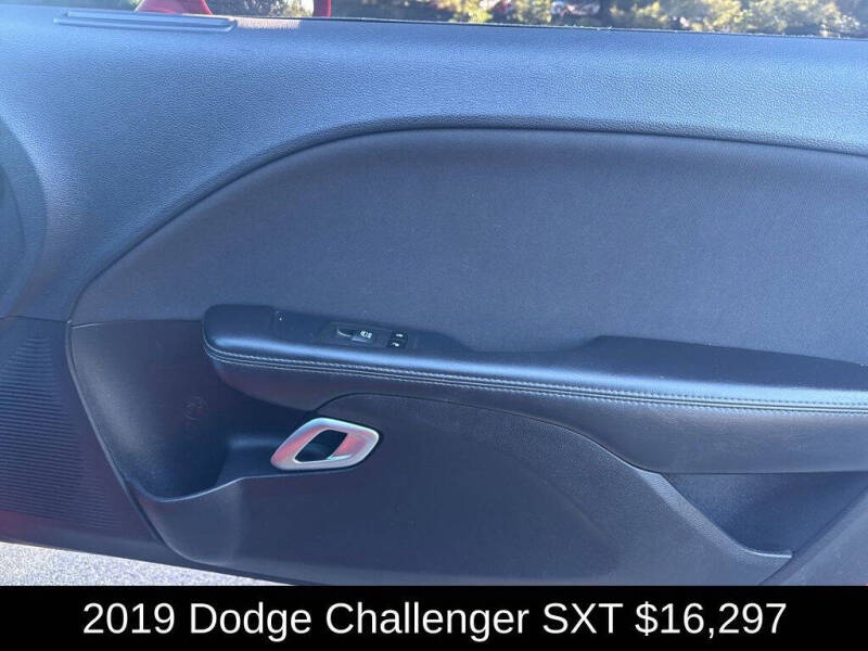 2019 Dodge Challenger SXT