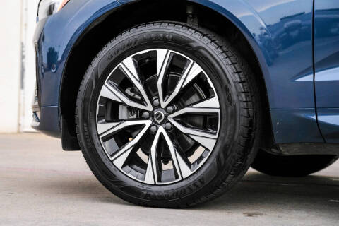 2023 Volvo XC60 B5 Plus Dark Theme