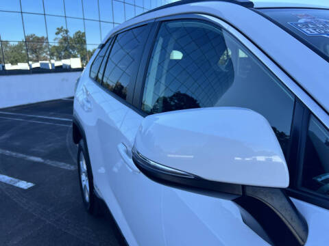 2019 Toyota RAV4 Hybrid LE