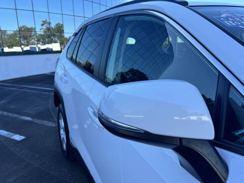 2019 Toyota RAV4 Hybrid LE