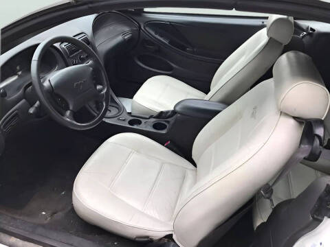 2003 Ford Mustang