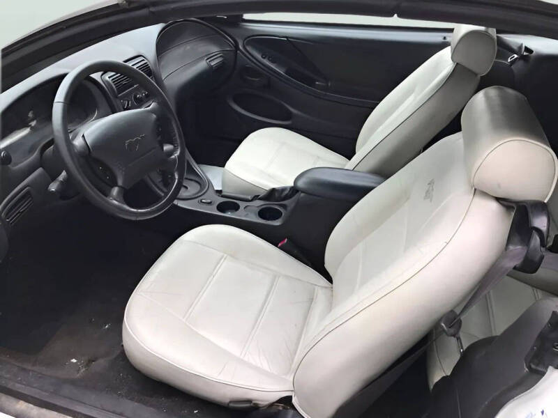 2003 Ford Mustang