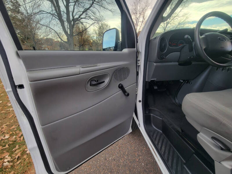 2005 Ford E-Series E-250