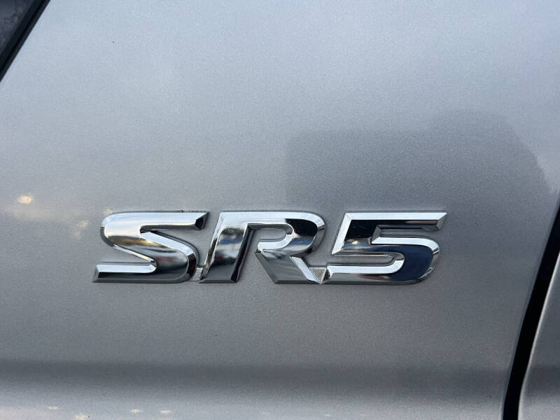 2003 Toyota Sequoia SR5