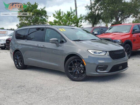 2022 Chrysler Pacifica for sale at GATOR'S IMPORT SUPERSTORE in Melbourne FL