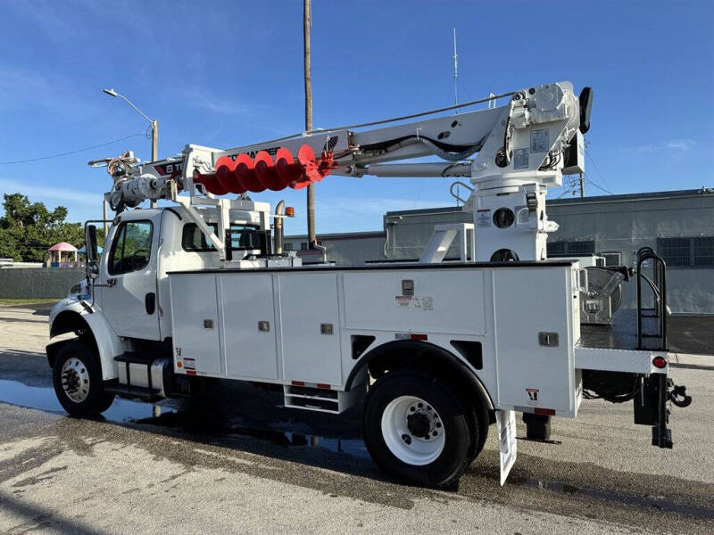 2017 Freightliner M2 106