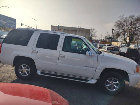 2000 Cadillac Escalade