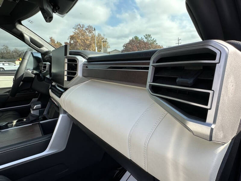 2025 Toyota Sequoia Capstone