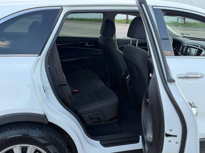 2019 Kia Sorento LX