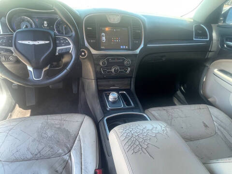 2016 Chrysler 300 Limited