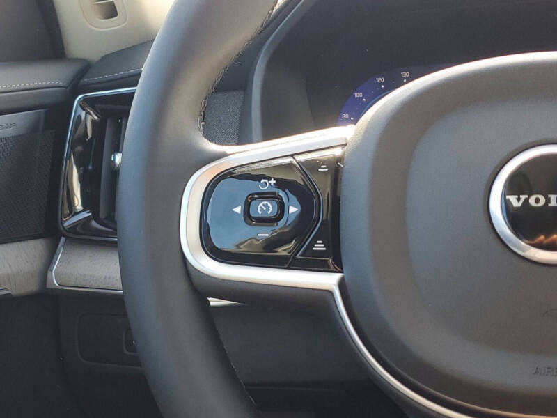 2025 Volvo XC90 B6 Ultra Bright Theme 7P