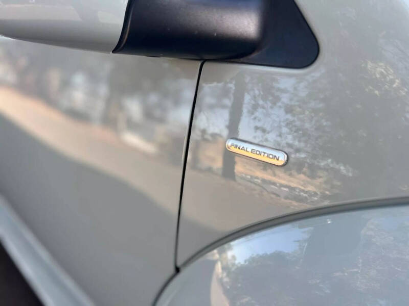 2010 Volkswagen New Beetle Base PZEV