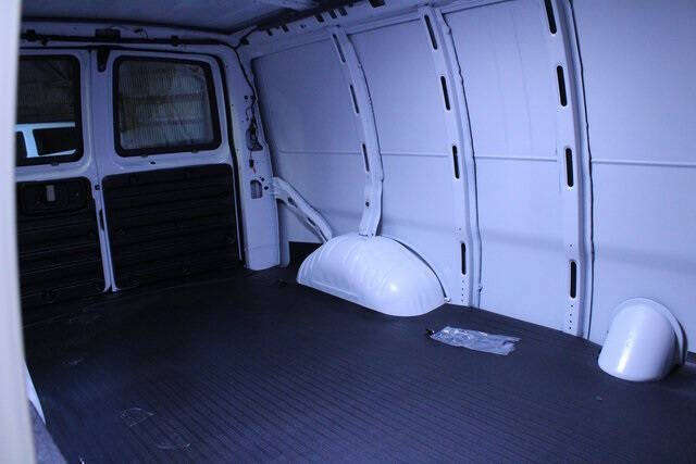 2025 Chevrolet Express 3500