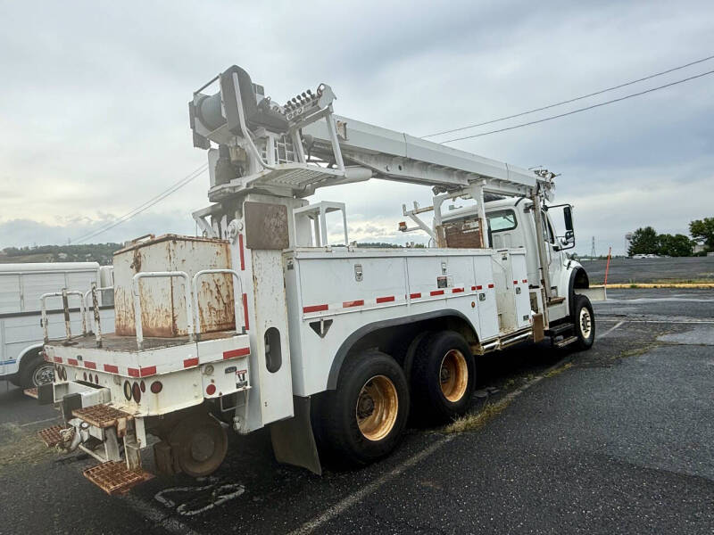 2012 Freightliner M2 106