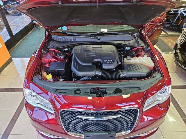 2016 Chrysler 300 Limited