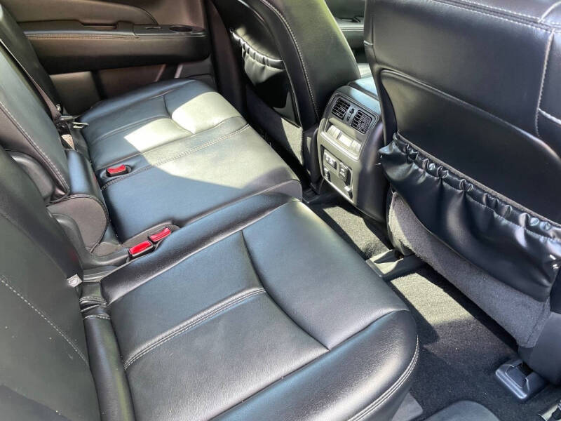 2019 Nissan Pathfinder SL