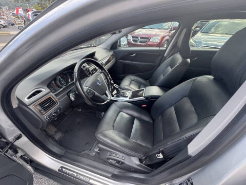 2016 Volvo XC70 T5 Premier