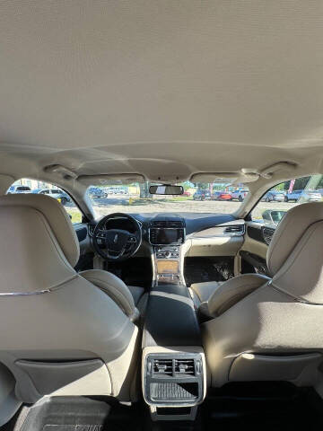 2018 Lincoln Continental Select