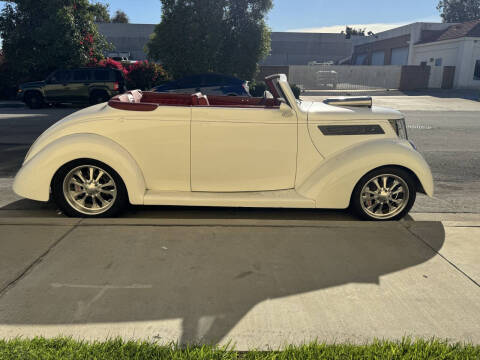 1937 Ford Cabriolet