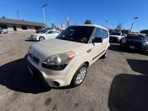 2013 Kia Soul for sale at LR AUTO INC in Santa Ana CA