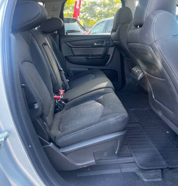 2017 Chevrolet Traverse LT