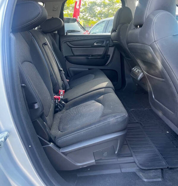 2017 Chevrolet Traverse LT