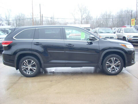 2019 Toyota Highlander LE