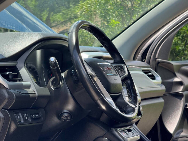 2022 GMC Acadia SLT