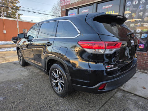 2018 Toyota Highlander LE