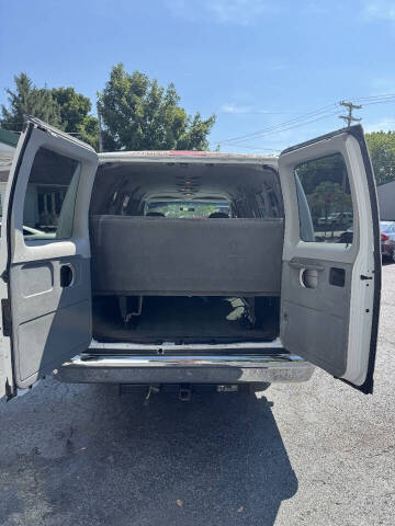 2005 Ford E-Series E-350 SD XLT